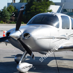 Cirrus SR22 aircraft in flight